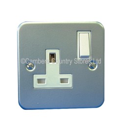 Status Metal Clad Wall Socket 13 Amp 1 Gang
