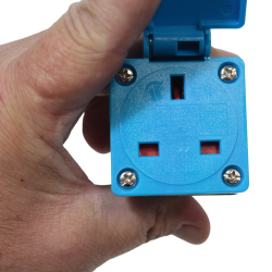 Maypole Site Plug Blue 240v 16 Amp To UK Socket